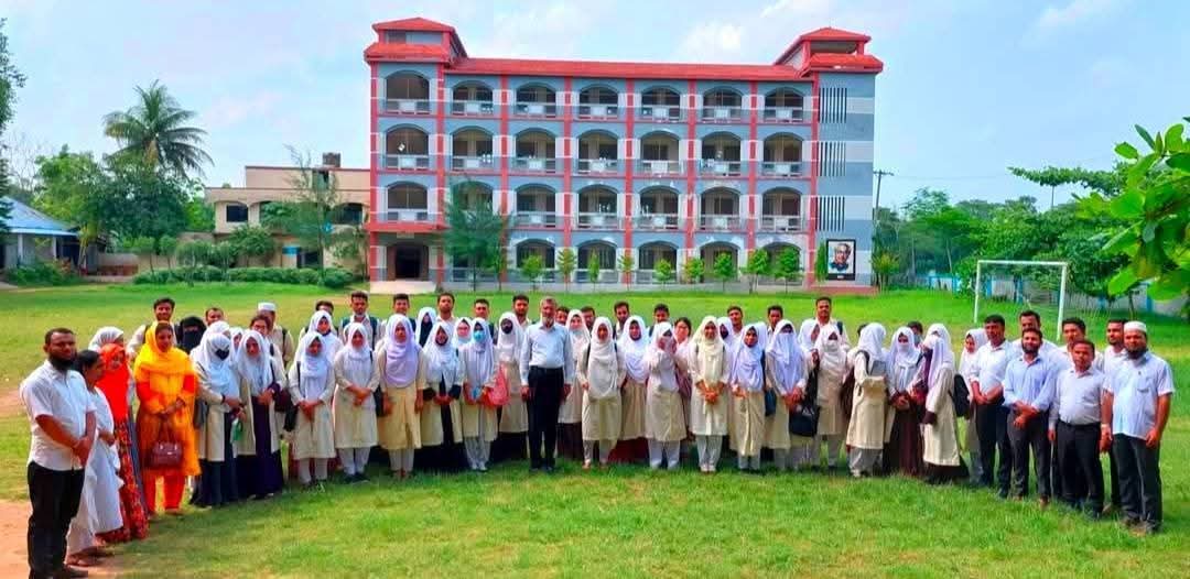 অনার্স শাখার শিক্ষক-শিক্ষার্থীরা